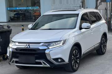 Used Mitsubishi Outlander 2018 2.0L Two-Wheel Drive Glory Edition 5 Seats