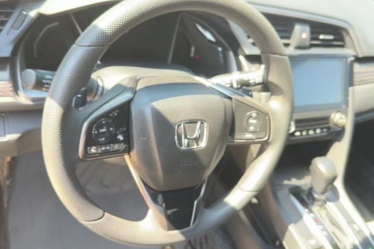 Used Honda Civic 2021 HATCHBACK 220TURBO CVT Trendy Cool Edition
