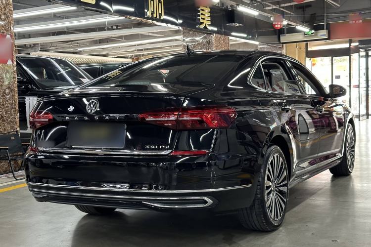 Used Volkswagen Passat 2020 330TSI Luxury Edition China VI
