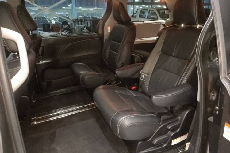 Used Toyota Sienna (Parallel Import) 2015 3.5L Automatic 7-Seater Parallel Import