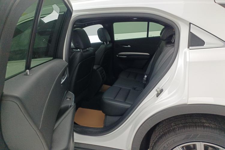 Used Cadillac XT4 2021 28T Two-Wheel Drive Leading Version
