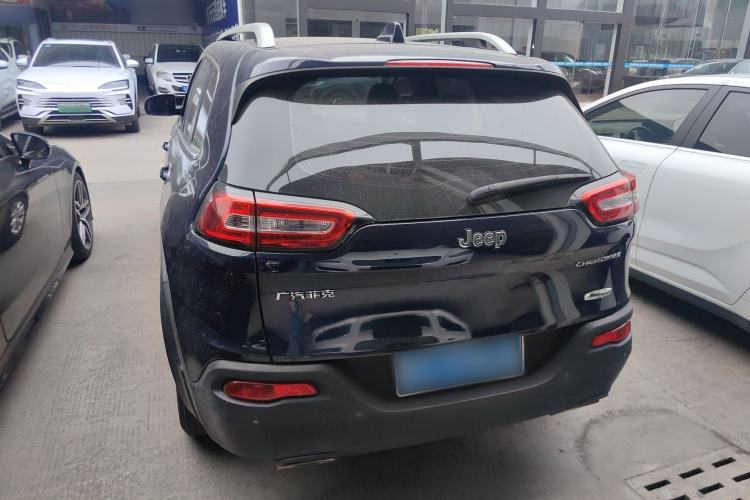 Used  Cherokee 2016 2.4L Leading Edition