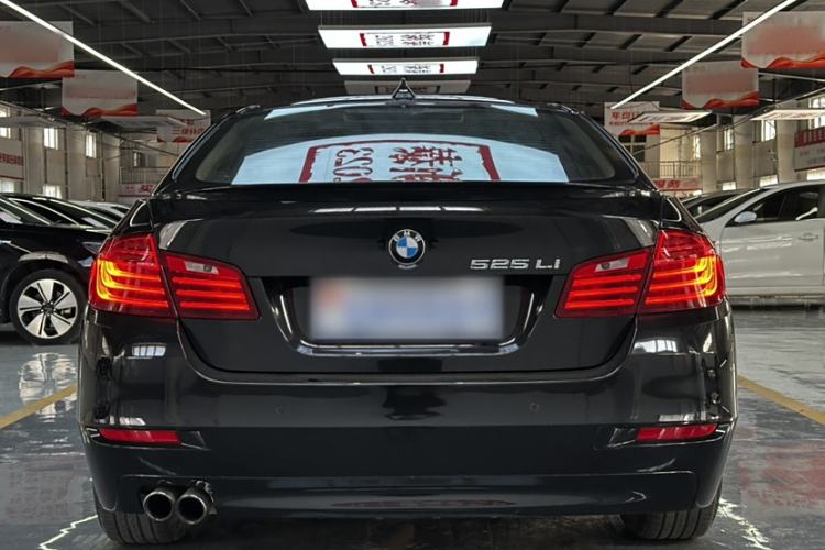 Used BMW 5 Series 2014 525Li Leading Model
