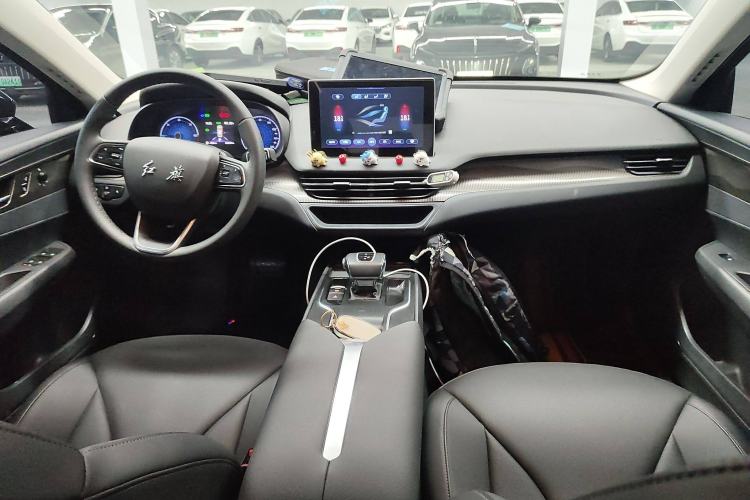 Used Hongqi E-QM5 2022 431 km Charge & Enjoy Edition
