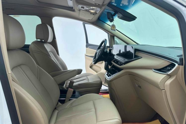 Used Buick GL8 2021 ES Landtrek 653T Luxury Model
