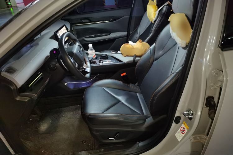 Used Changan UNI-V 2022 1.5T Prestige Version
