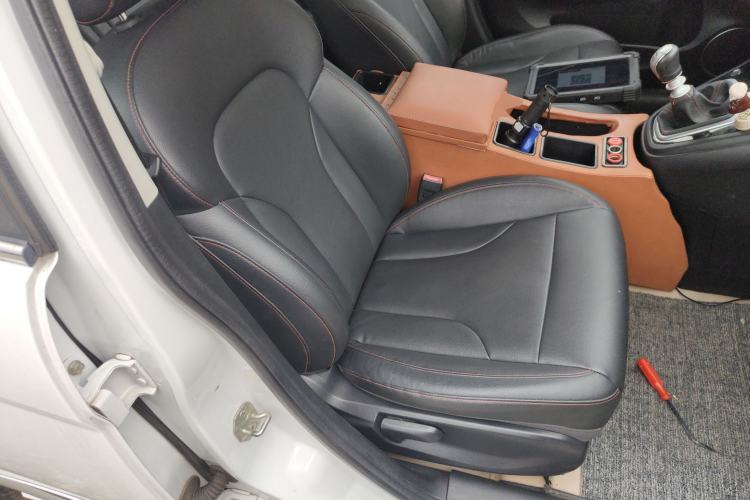 Used Haval H6 2016 Upgraded Model 1.5T Manual Two-Wheel Drive Elite Version
