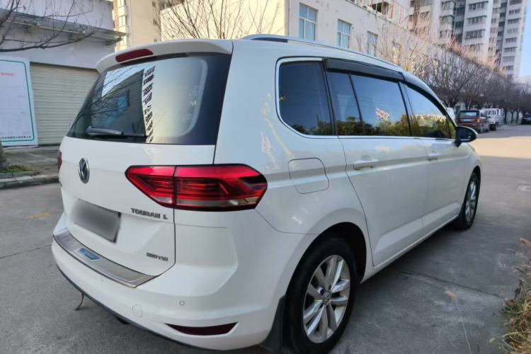 Used Volkswagen Touran 2016 Volkswagen Touran L 280TSI DSG Comfort Edition
