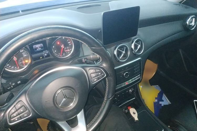 Used Mercedes-Benz GLA 2017 GLA 220 4MATIC Fashion Model
