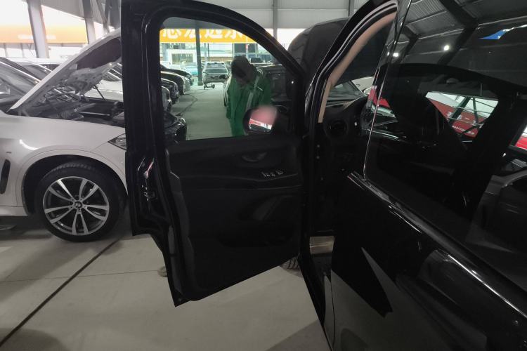 Used Mercedes-Benz Vito 2021 2.0T Elite Version 7 Seats
