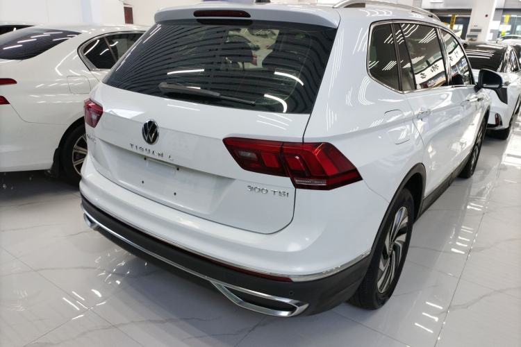 Used Volkswagen Tiguan L 2023 300TSI Automatic Two-Wheel Drive Smart Edition
