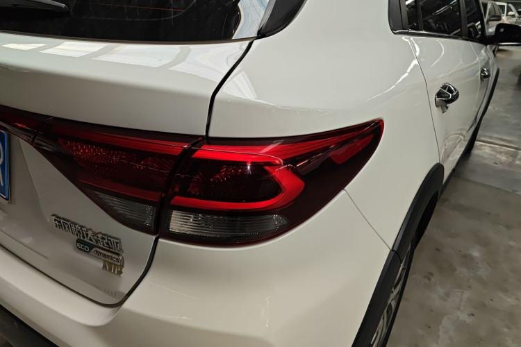 Used Kia KX Cross 2017 1.4L MT GLS
