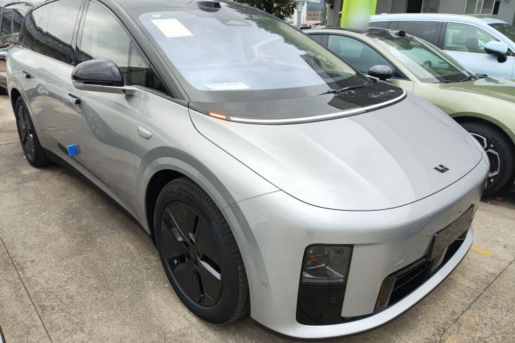 Used Li Auto Li Auto i8 2025 Standard Edition
