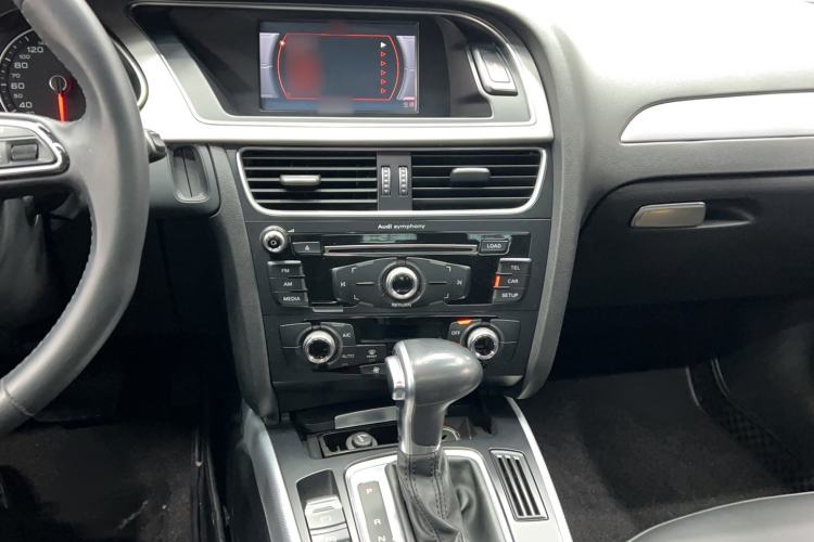 Used Audi A4L 2016 35 TFSI Collector's Edition Automatic Standard Model
