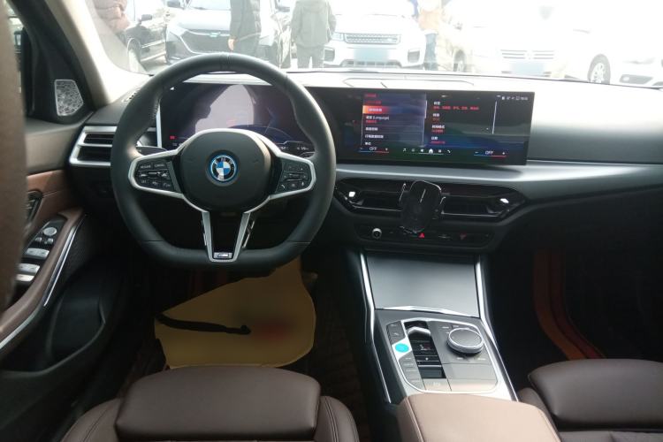 Used BMW i3 2025 eDrive 35 L
