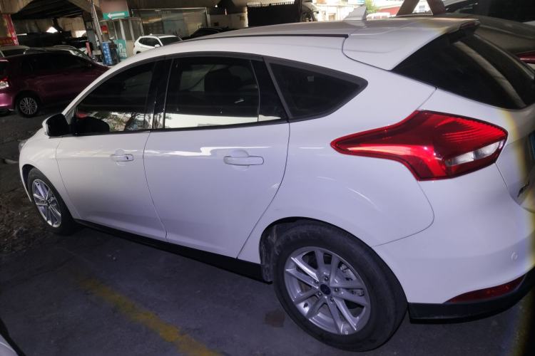 Used Ford Focus 2018 Hatchback Classic 1.6L Automatic Trendy SmartDrive Edition
