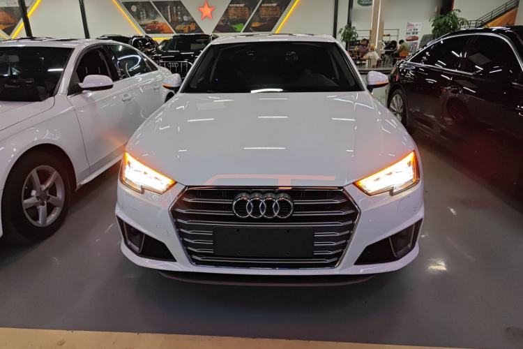 Used Audi A4L 2019 40 TFSI Fashion Edition China VI Emission Standard
