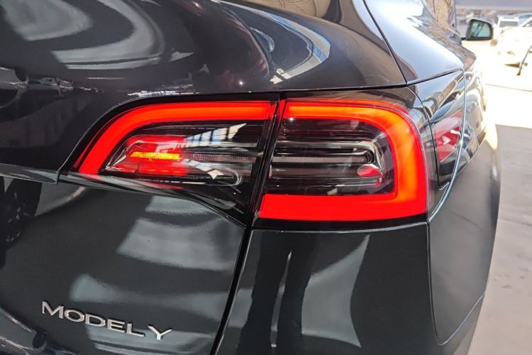 Used Tesla Model Y 2024 Long-Range All-Wheel-Drive Version
