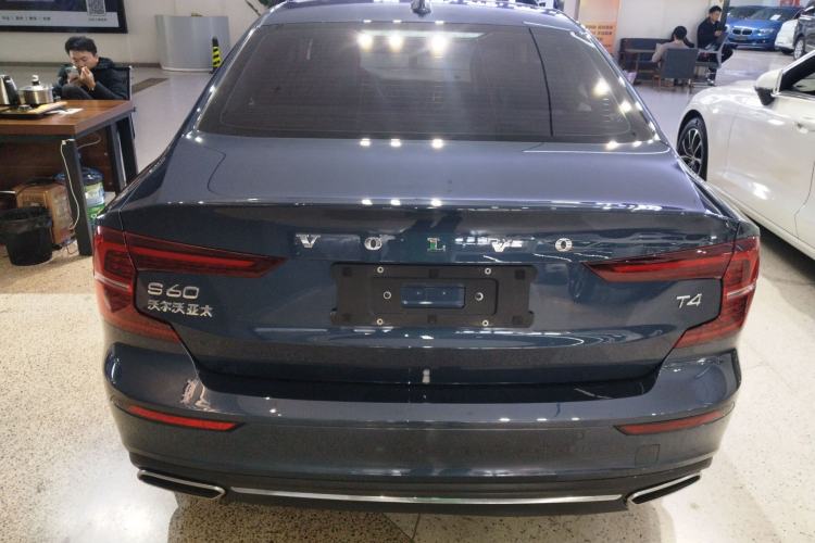 Used Volvo S60 2021 T4 Zhiyi Luxury Edition
