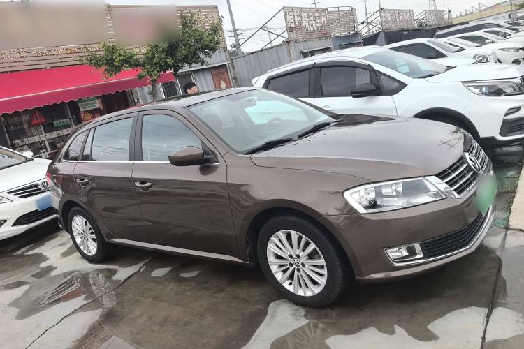 Used Volkswagen Gran Lavida 2013 1.6L Manual Comfort Model
