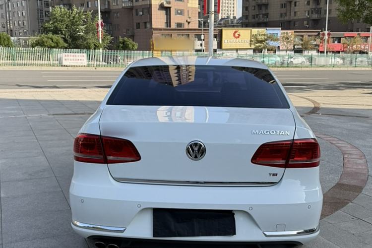 Used Volkswagen Magotan 2015 Facelift 1.8TSI Luxury Model
