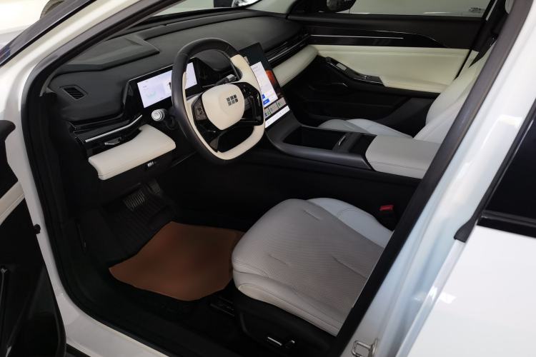 Used  L6 2023 125km Starship