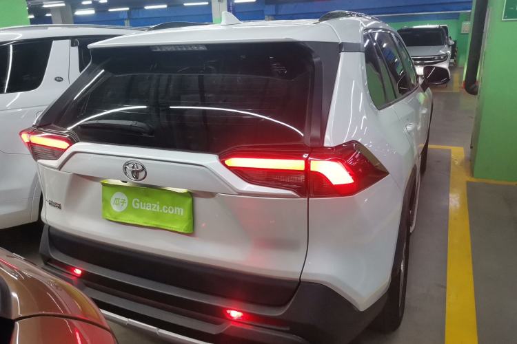 Used Toyota RAV4 2021 2.0L CVT Two-Wheel Drive Fashion PLUS Edition
