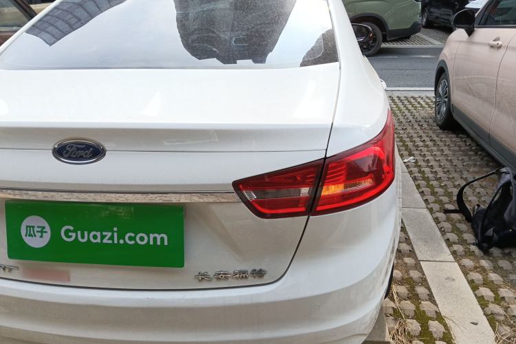 Used Ford Escort 2015 1.5L Automatic Fashion Model