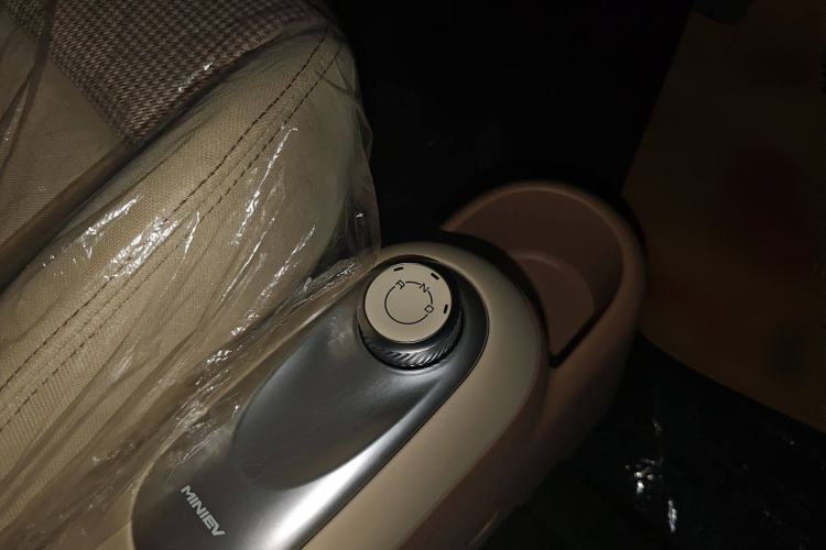 Used Wuling Hongguang MINIEV 2025 Four-Door Version Advanced Edition
