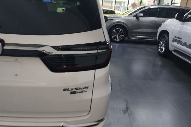 Used Honda Elysion 2022 2.0L eHEV Luxury Edition
