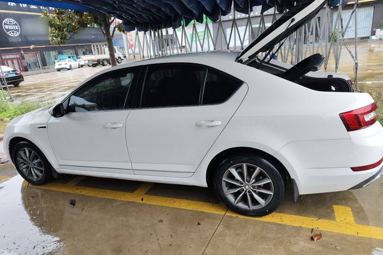 Used Skoda Octavia 2018 1.6L Automatic Comfort Edition
