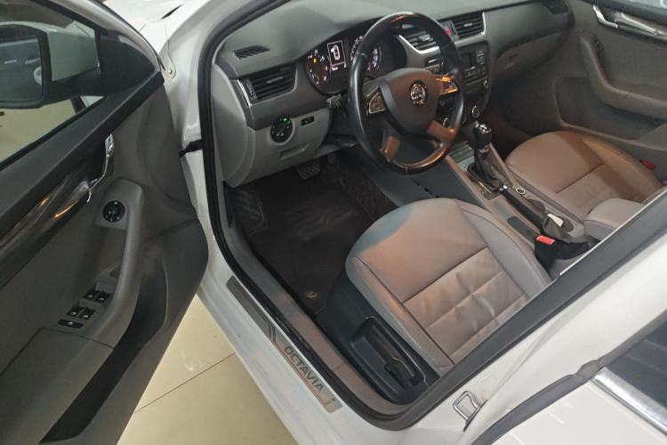 Used Skoda Octavia 2015 1.4TSI DSG Yijun Edition