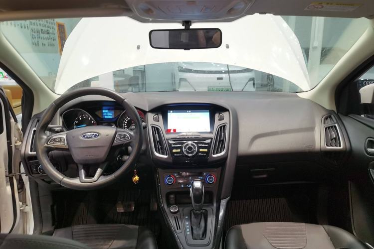 Used Ford Focus 2017 Hatchback 1.6L Automatic Fashion Edition Smart Drive Version
