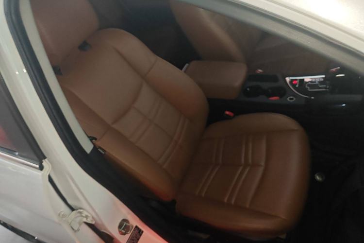 Used Dongfeng Fengdu MX5 2016 2.0L Automatic Flagship Edition
