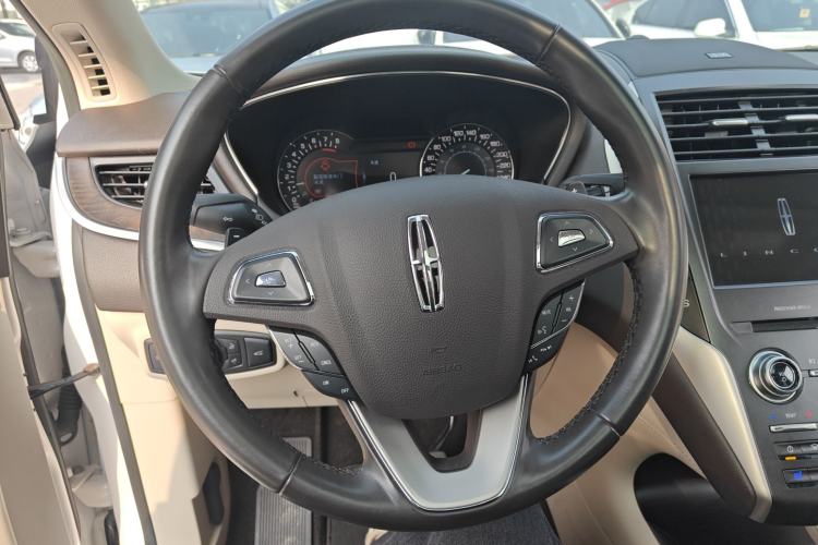 Used Lincoln MKC 2018 2.0T Two-Wheel Drive Luxury Edition
