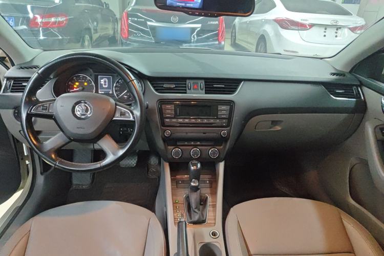 Used Skoda Octavia 2015 1.4TSI DSG Yijun Edition