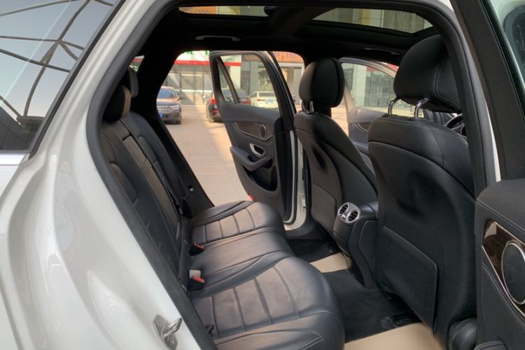 Used Mercedes-Benz GLC 2018 GLC 260 4MATIC Luxury Model
