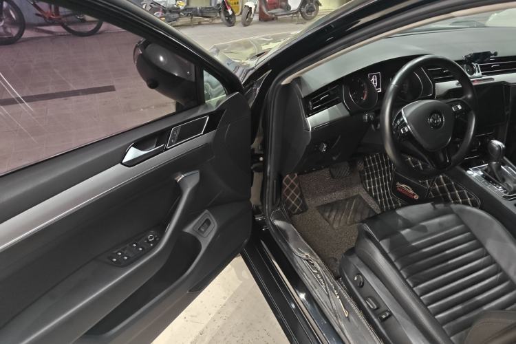 Used Volkswagen Magotan 2018 330TSI DSG Advanced Model
