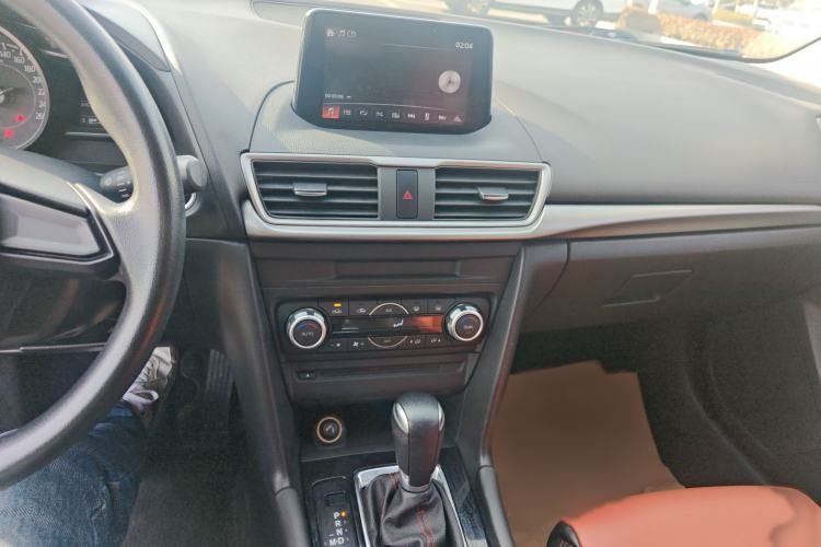 Used Mazda Mazda 3 Axela 2017 Hatchback 1.5L Automatic Luxury Model Emission Standard China V
