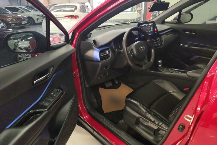 Used Toyota C-HR 2018 2.0L Leading with Sunroof China VI Standard
