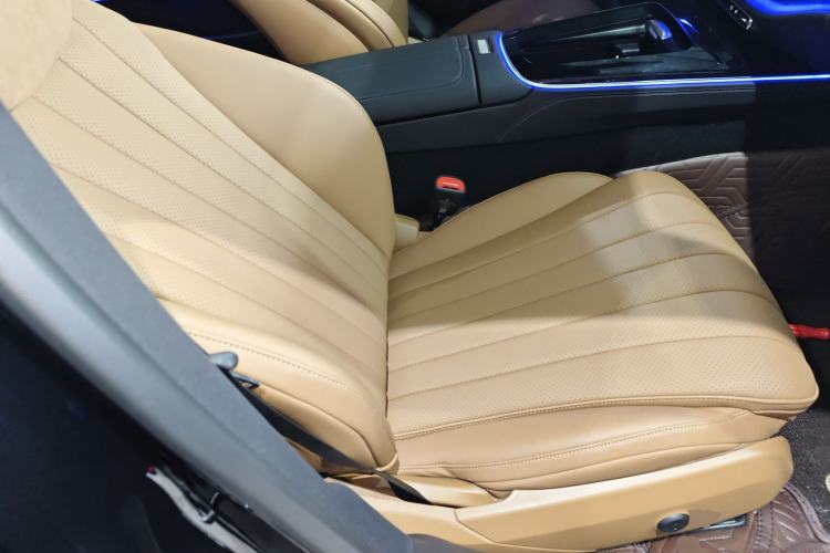 Used Mercedes-Benz E-Class 2024 E 260 L
