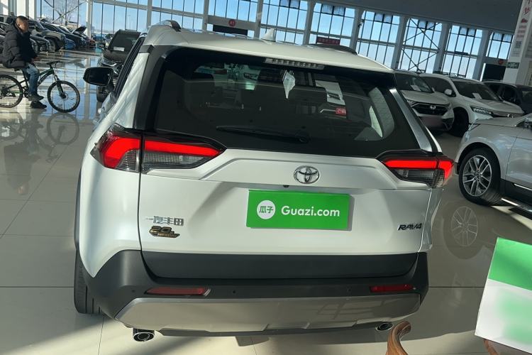 Used Toyota RAV4 2023 2.0L CVT Two-Wheel Drive 20th Anniversary Platinum Edition
