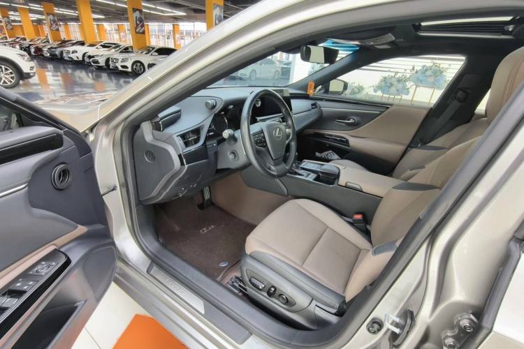 Used Lexus ES 2021 200 Excellence Edition
