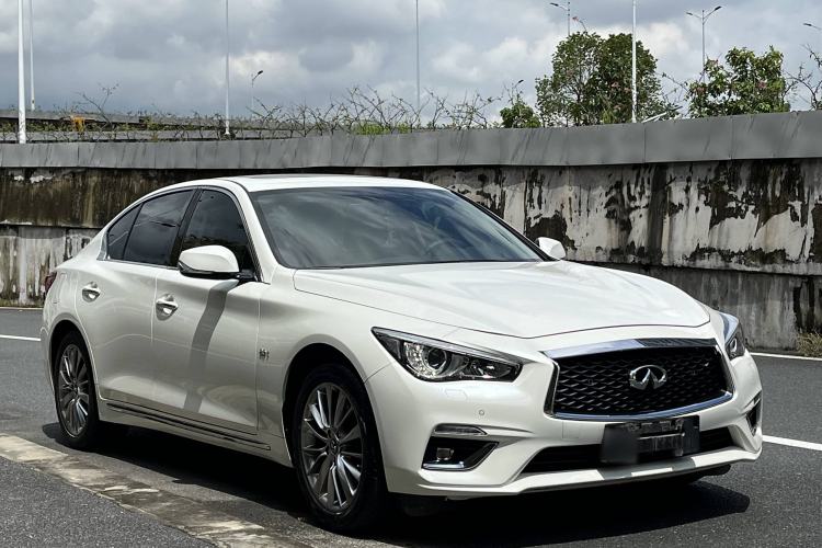 Used Infiniti Q50L 2018 2.0T Enjoyment Version China VI Standard
