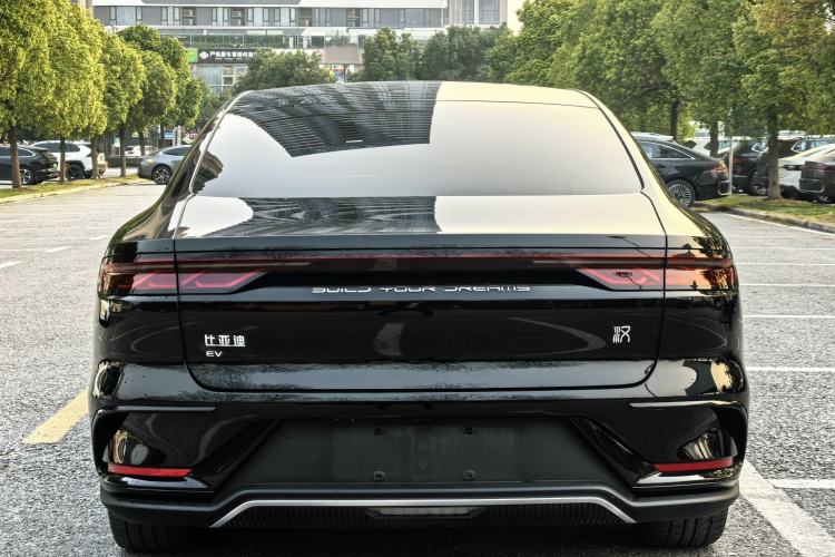 Used BYD Han 2023 EV Champion Edition 605KM Front-Drive Premium Model
