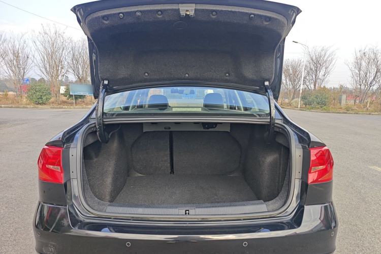 Used Volkswagen Bora 2016 1.6L manual Comfort trim level
