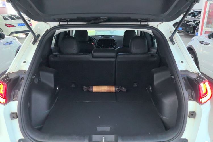 Used  Cherokee 2019 2.0T Two-Wheel Drive Smart Enjoyment Version China V
