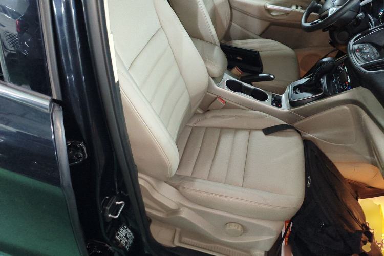 Used Ford Kuga 2013 2.0L GTDi Four-Wheel-Drive Elite Model