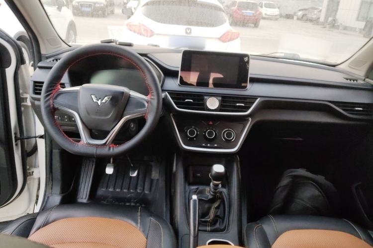 Used Wuling Hongguang S3 2018 1.5L Manual Comfort Model China V Standard