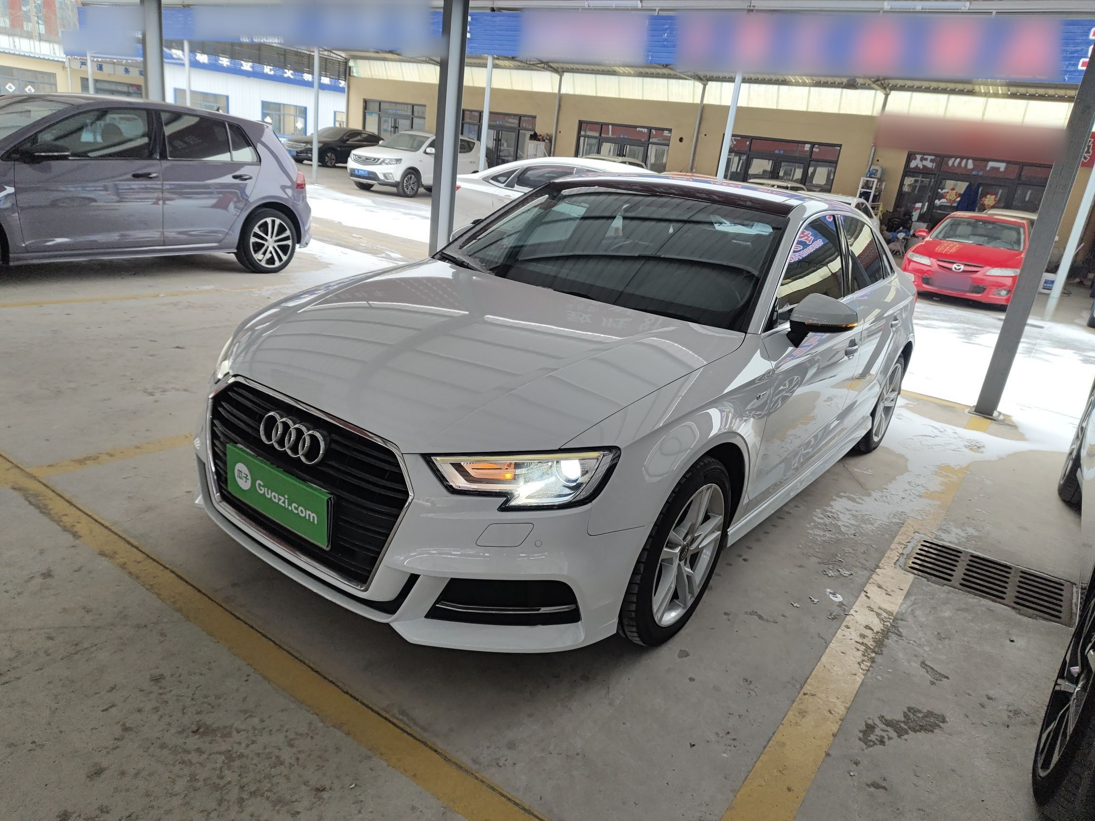 Под передней частью автомобиля